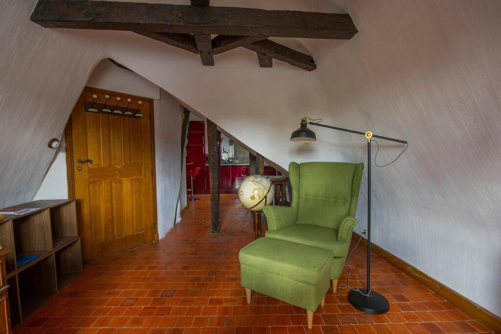 Appartement De Caractere Au Coeur Du Vieux Tours Exterior foto