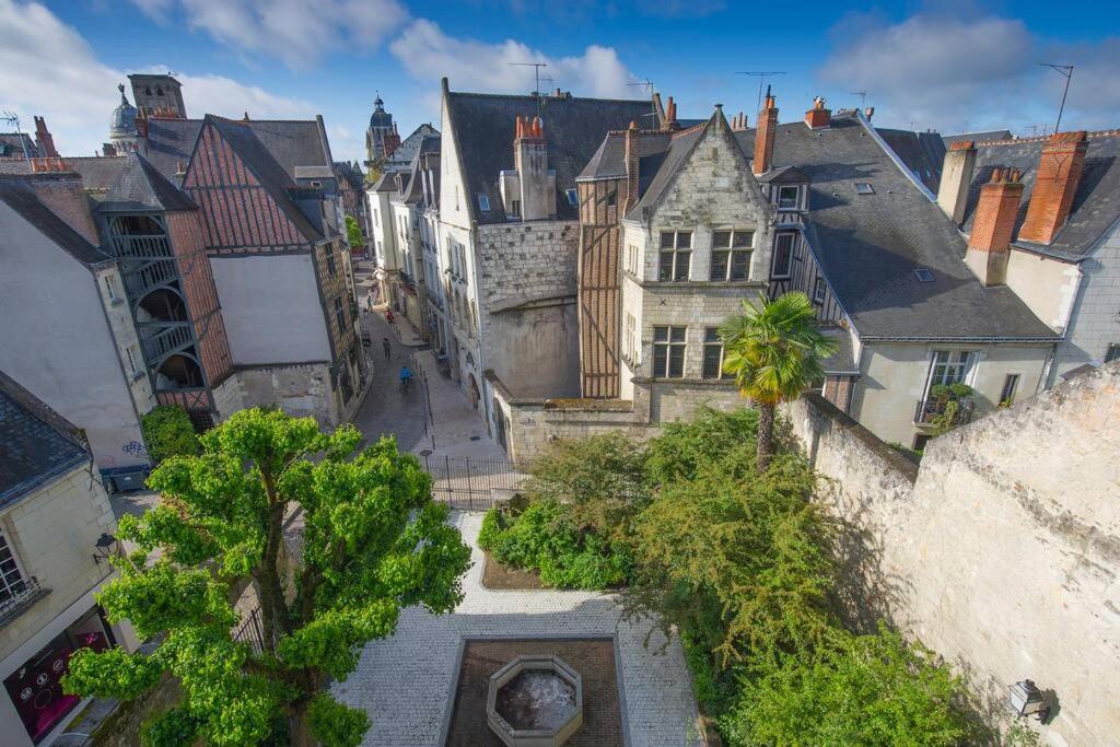 Appartement De Caractere Au Coeur Du Vieux Tours Exterior foto